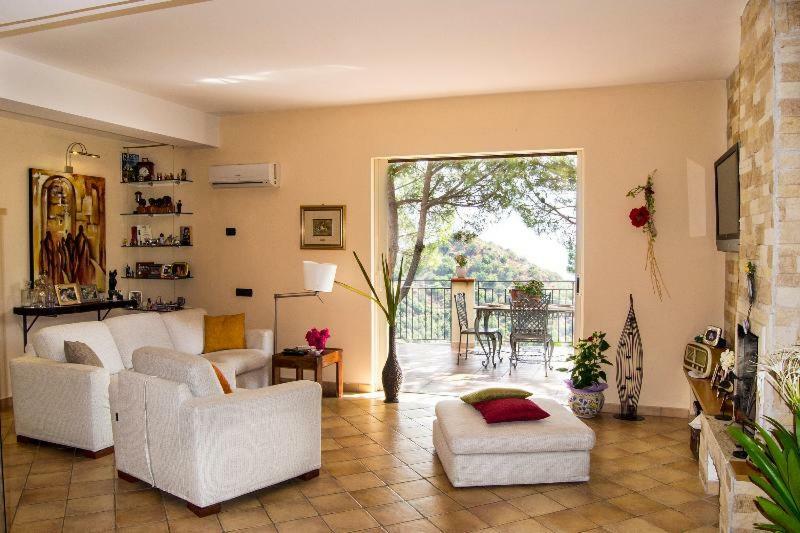 Casa Vacanze Gallodoro Letojanni Exterior photo